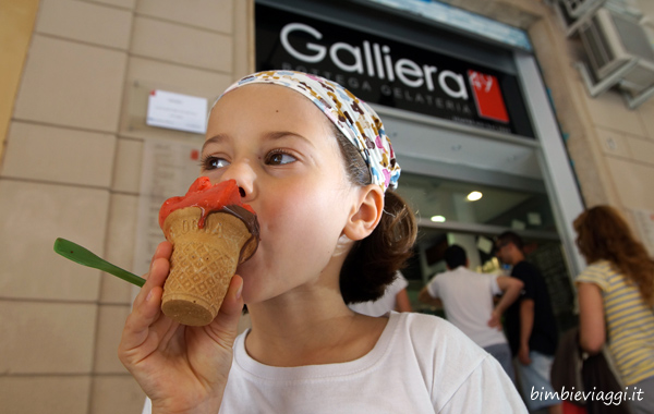 Un pomeriggio a Bologna con bambini - cose da fare a Bologna con bambini -gelato