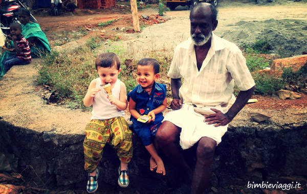 Kerala con bambini-gelato - svezzamento in viaggio - cosa mangiano i bambini in viaggio