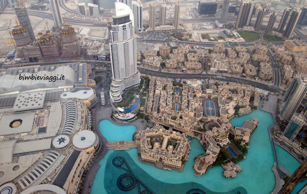 Panorama dal Burj Khalifa con bambini Dubai