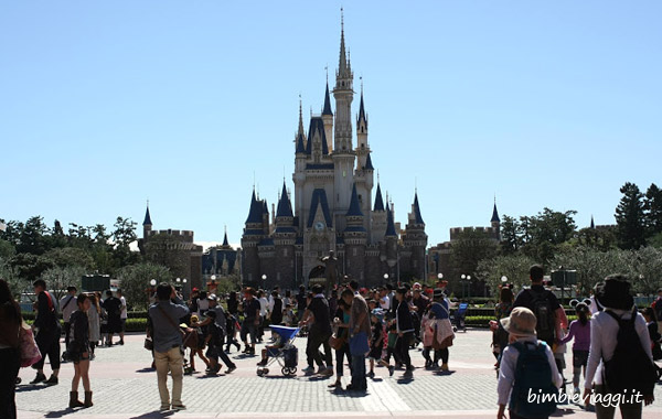 Disneyland Tokyo con bambini - Tokyio con bambini - Giappone con bambini - viaggio in giappone con bimbo - castello disneyland tokyo