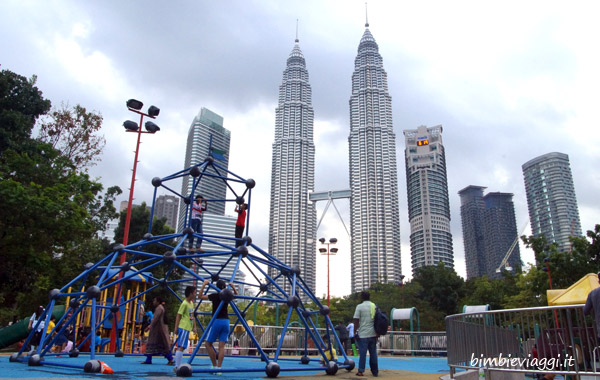 Kuala Lumpur con bambini-klcc panorama