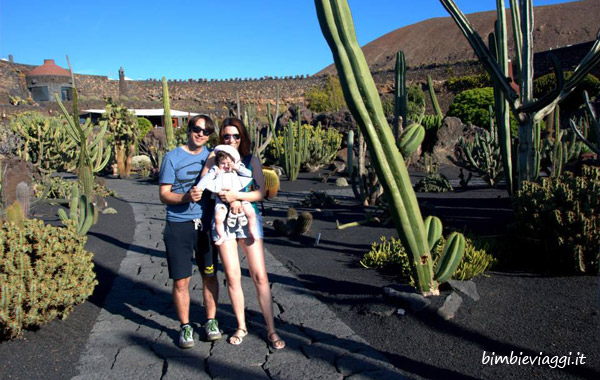 Lanzarote con bambini-cactus