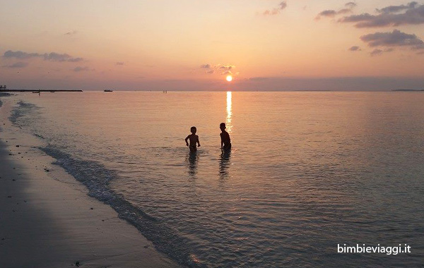 Asseyri Inn Maldive con bambini -tramonto