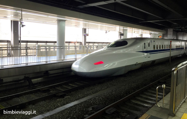 Giappone con bimbi -treno - cose da sapere per un viaggio in Giappone con bambini
