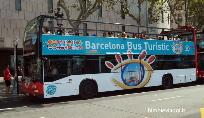 cose da fare a barcellona con bambini - bus turistico