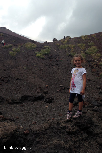 Etna con bambini - salire sull'etna in estate - trekking nei crateri silvestri