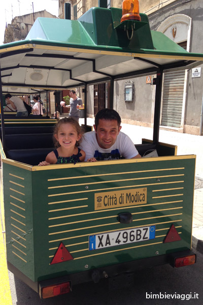 Vacanza in Sicilia orientale con bambini - trenino