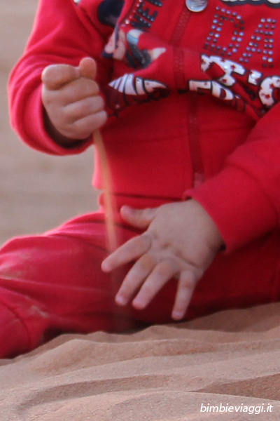marocco con bambini - giochi sabbia