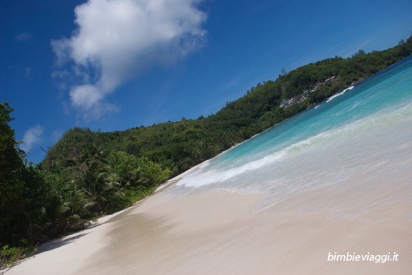 Seychelles con bimbo - spiaggia