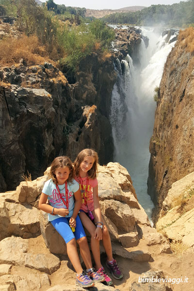 Kaokoveld con bambini-Epupa falls