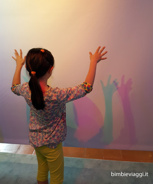 MUBA museo dei bambini Milano - Muba - Mostra colore - Fusina-esci da ombra