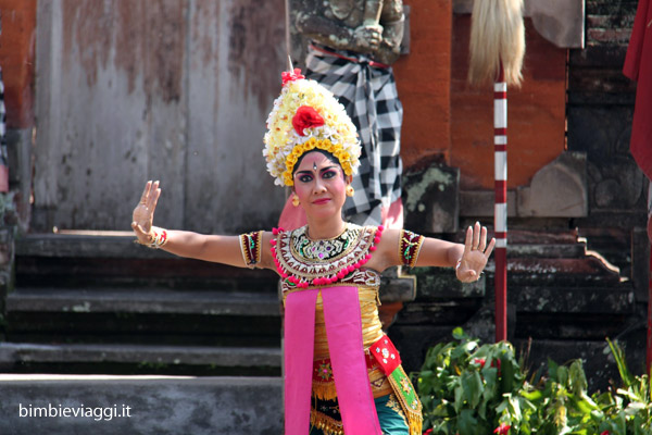 Bali con bambini - danze