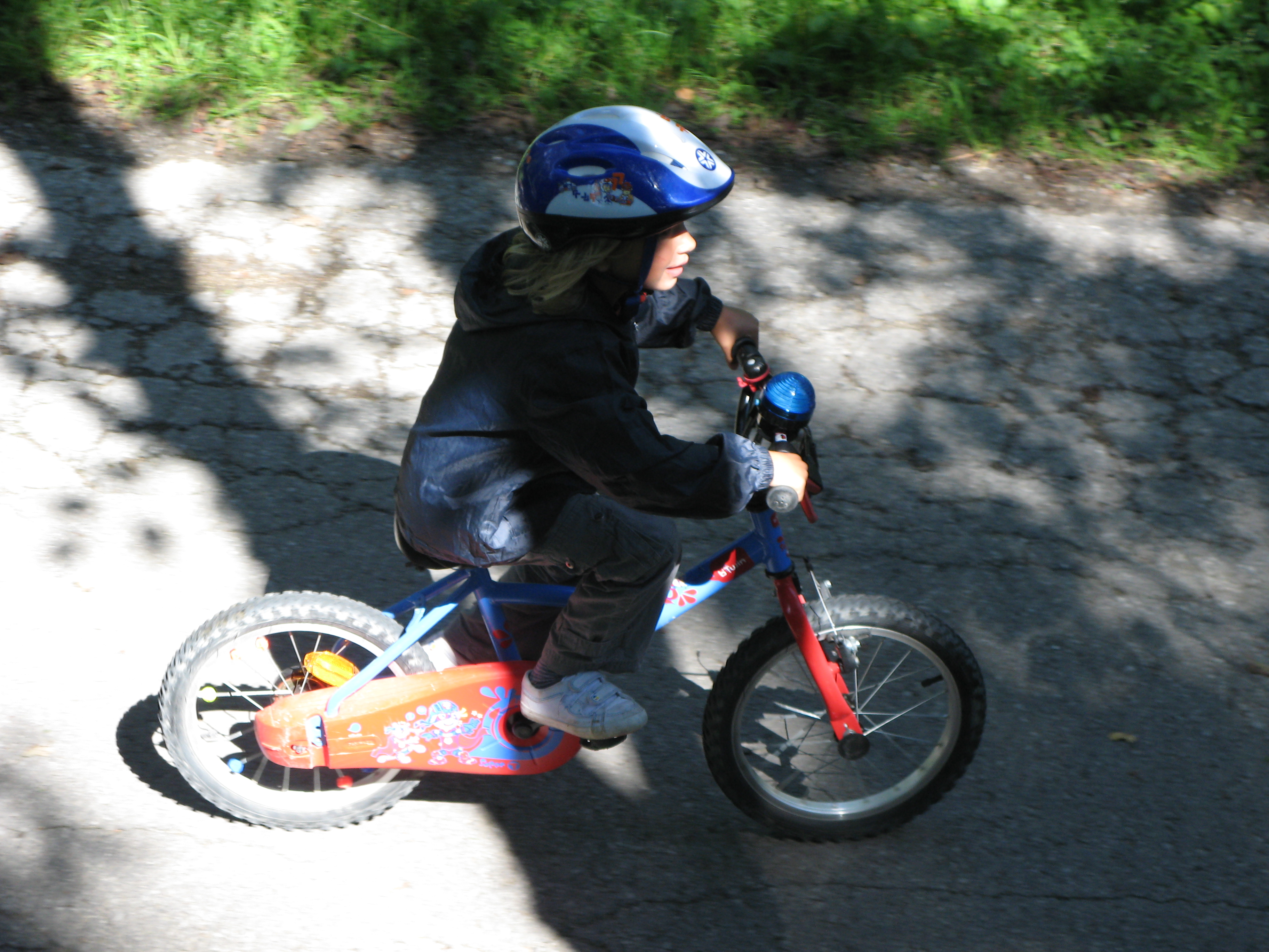 piccolo su piccola bici