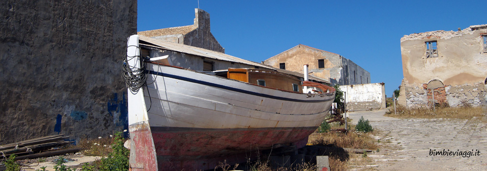 Bimbi a Carloforte in Sardegna: mini guida alla scoperta di un tesoro