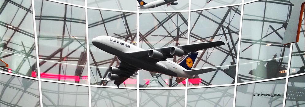 Lufthansa con bambini e gli aeroporti di Francoforte e Monaco