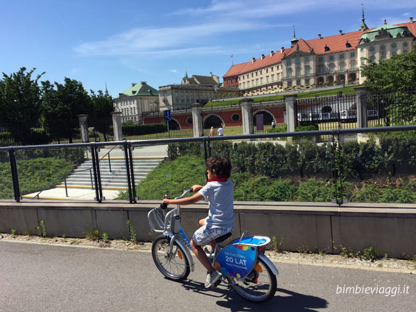 varsavia con bambini - in bicicletta