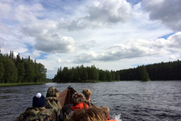 Finlandia con bambini - rafting escursione
