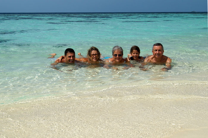 in viaggio con nonni alle maldive