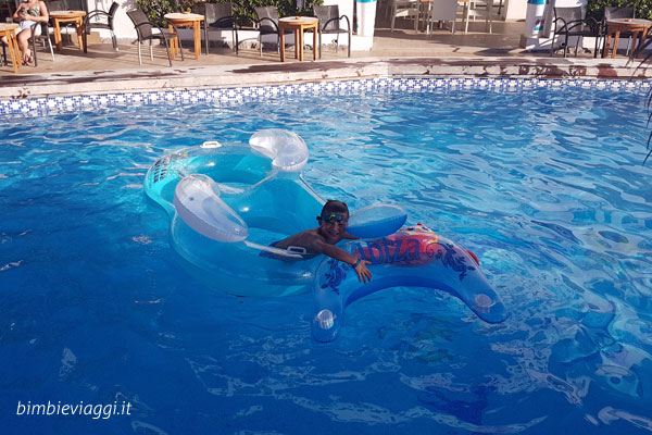 Ibiza per bambini - piscina Hotel