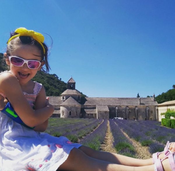 Senanque - lavanda in provenza con bambini