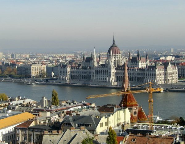 Parlamento di Budapest - Ponte di Ognissanti a Budapest con bambini: 4 giorni low cost in Ungheria
