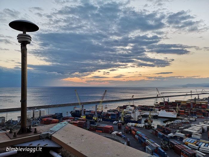 faro-di-Genova-mare
