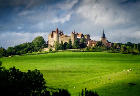 Borgogna con bambini: il meraviglioso borgo di Châteauneuf-en-Auxois