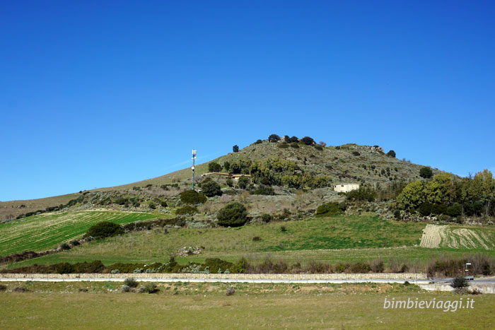 colle santu antine genoni sardegna