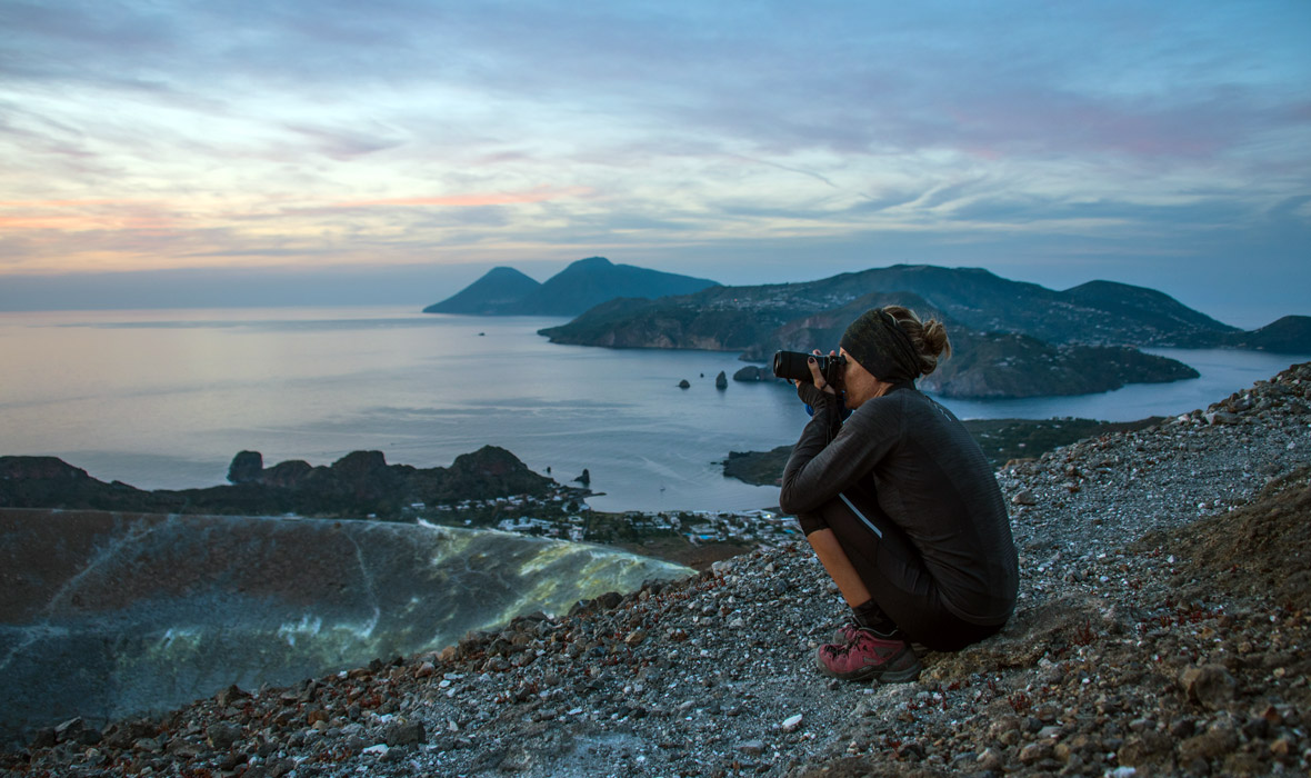 momenti-perfetti-in-viaggio-tramonto-vulcano-eolie