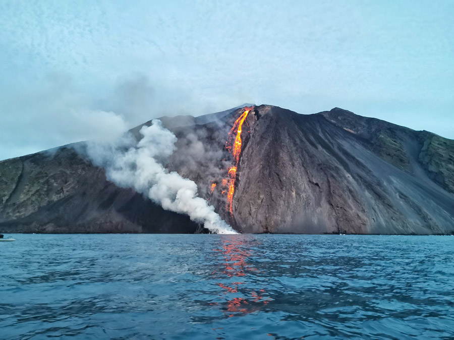 Stromboli - Viaggio alle Eolie per donne Destinazione Umana - velatrekking eolie