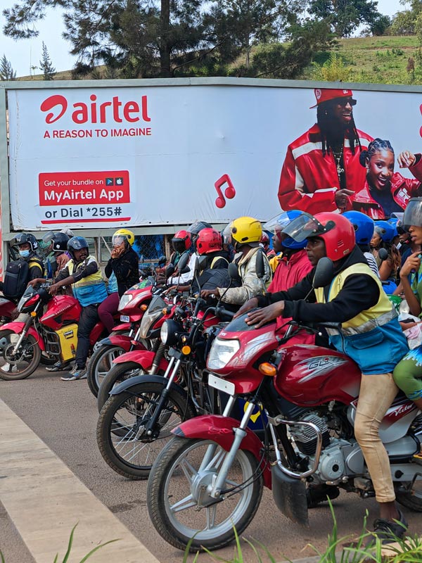 viaggio in ruanda mototaxi