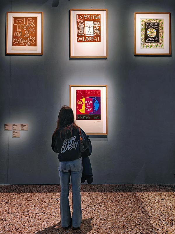 milano con adolescenti palazzo reale